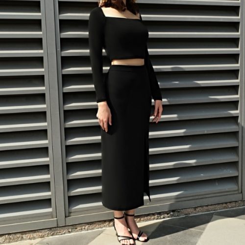 KAMELLIA - Mallorie Set - Set áo croptop ôm cổ vuông phối chân váy midi xẻ tà